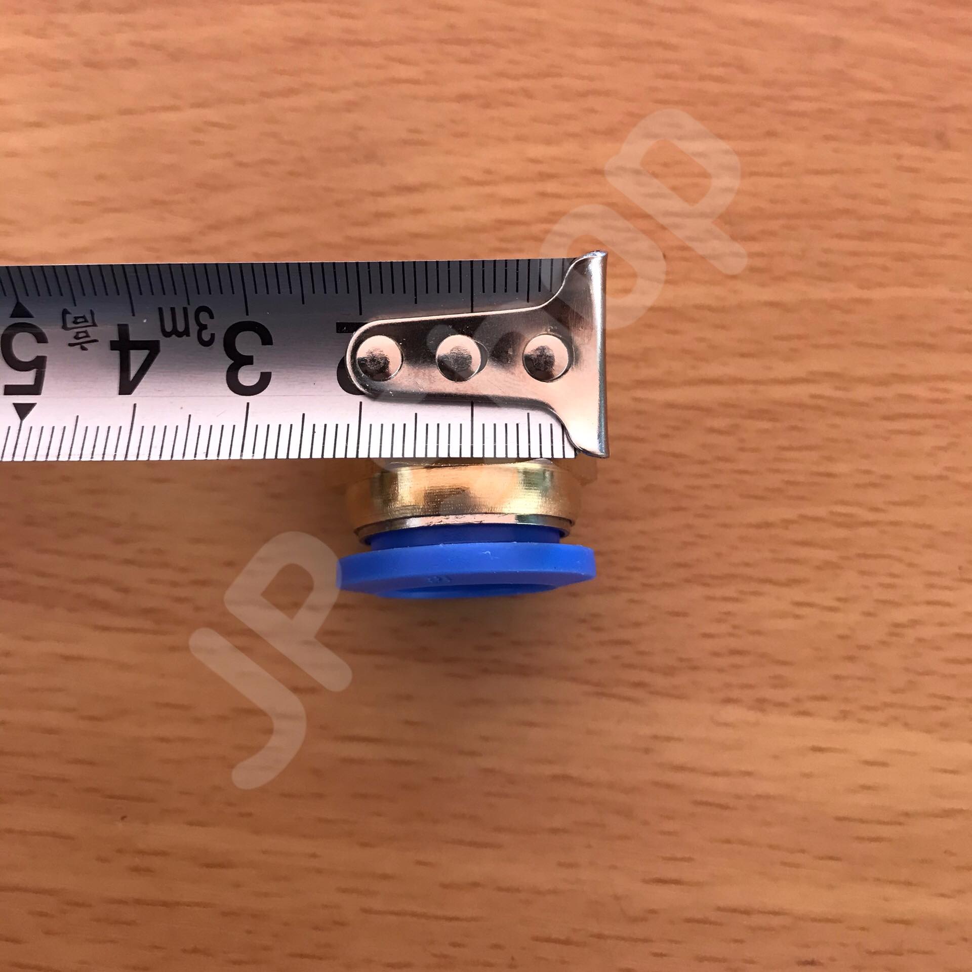 ฟิตติ้งสายลม 16 มม. ข้อต่อ PC-16-04 เกลียว 4 หุน #16041 ราคา 1 ตัว