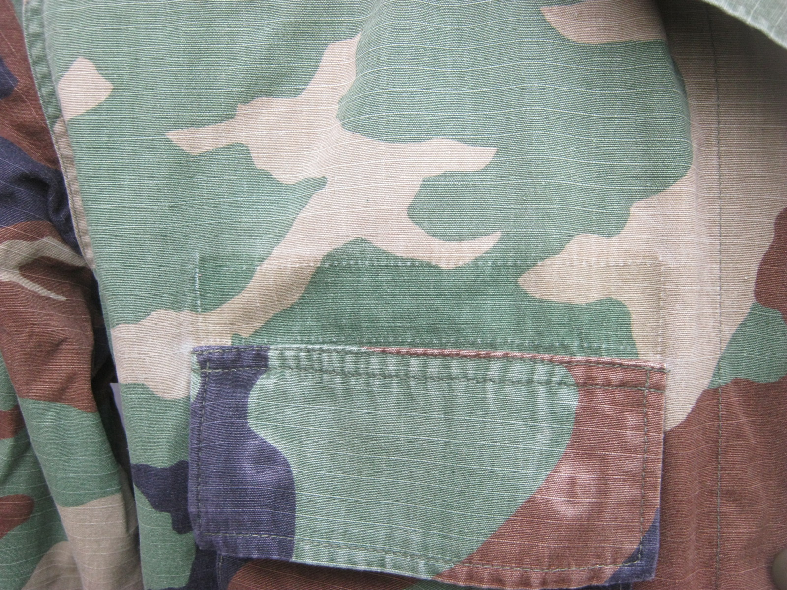 เสื้อทหารสหรัฐ M81 woodland