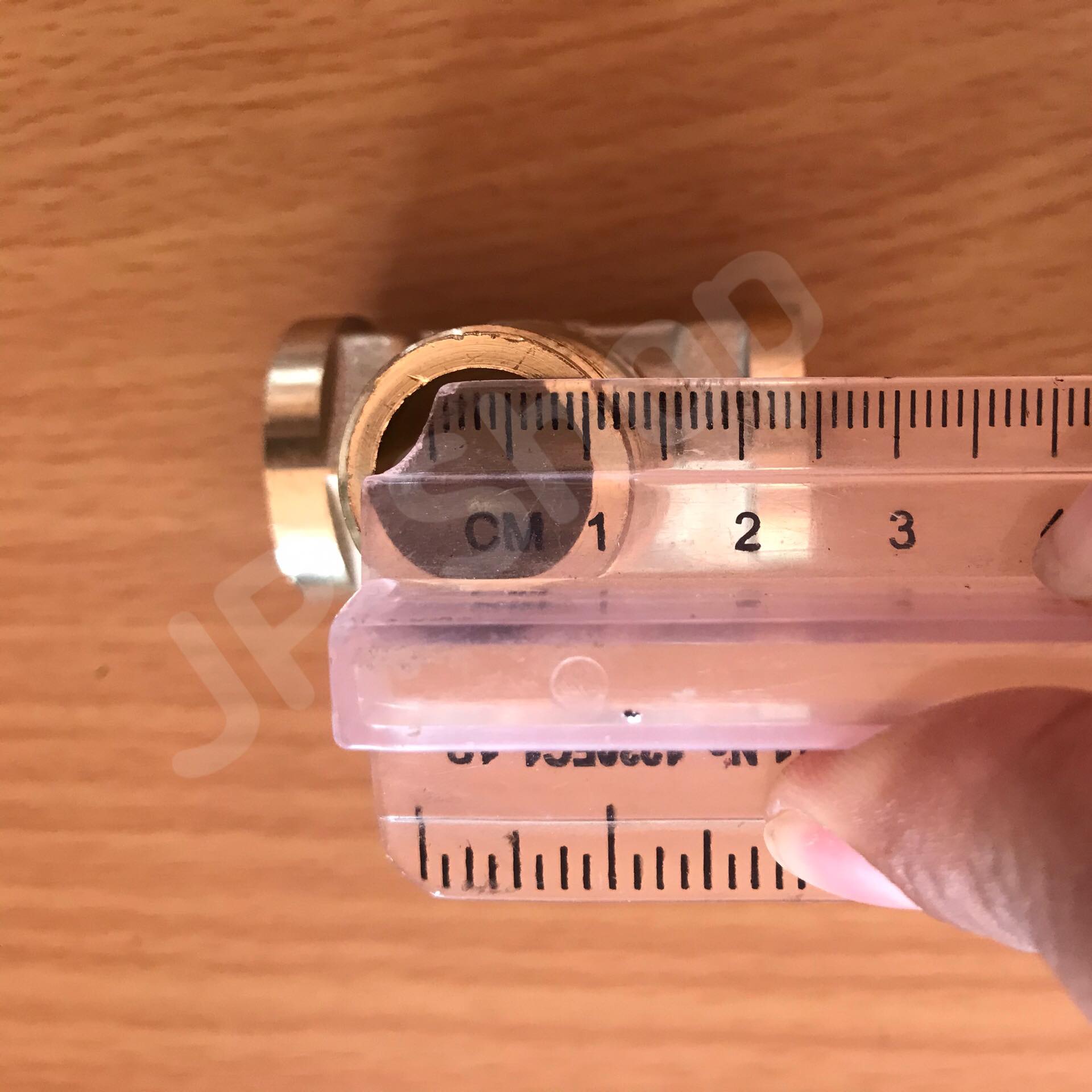 ข้อต่อทองเหลือง สามทางขนาด 4 หุน เกลียวใน 2 เกลียวนอก 1 ข้อต่อ ทองเหลือง สามทาง เกลียวนอก-ใน-ใน #1054