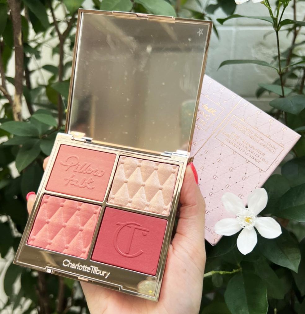 Charlotte Tilbury Pillow Talk Beautifying Face Palette #Medium/Deep พาเลทบลัชออน ไฮไลท์