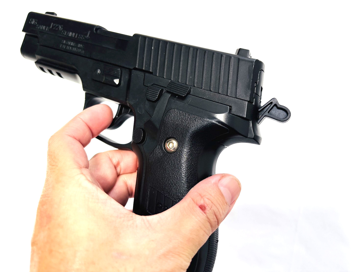 ปืนอัดลมสั้น รุ่น P226 ระบบชักยิงทีละนัด