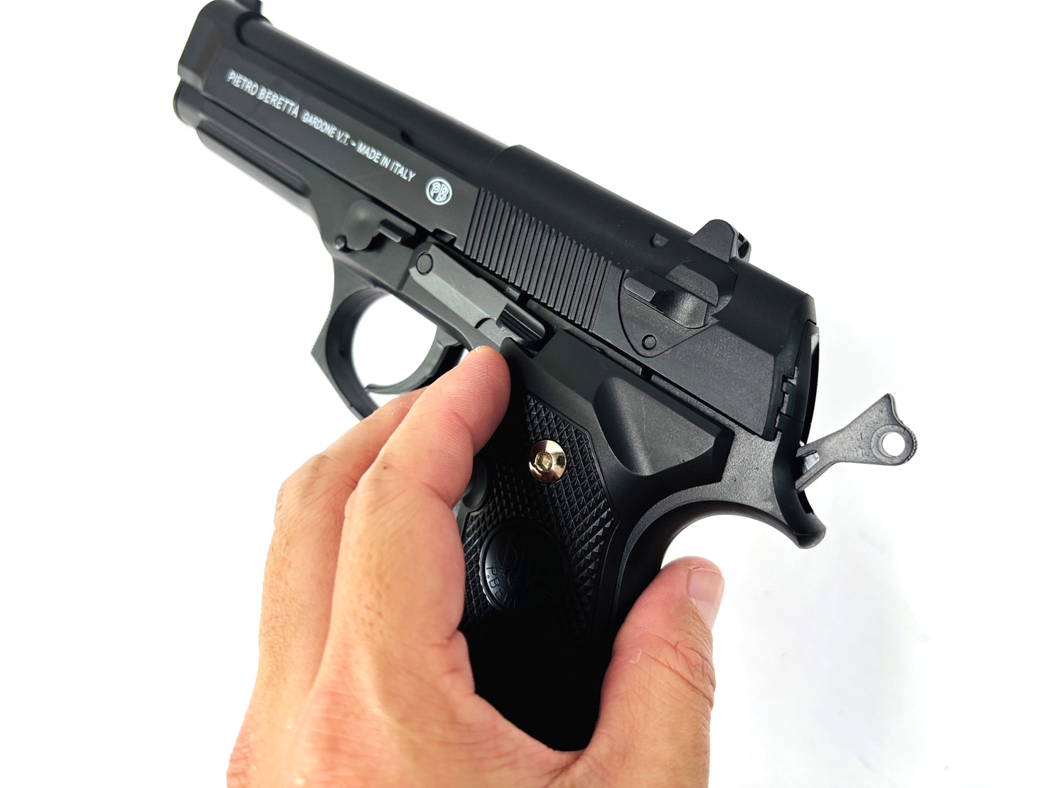 ปืนอัดลมสั้น รุ่น Beretta ระบบชักยิงทีละนัด