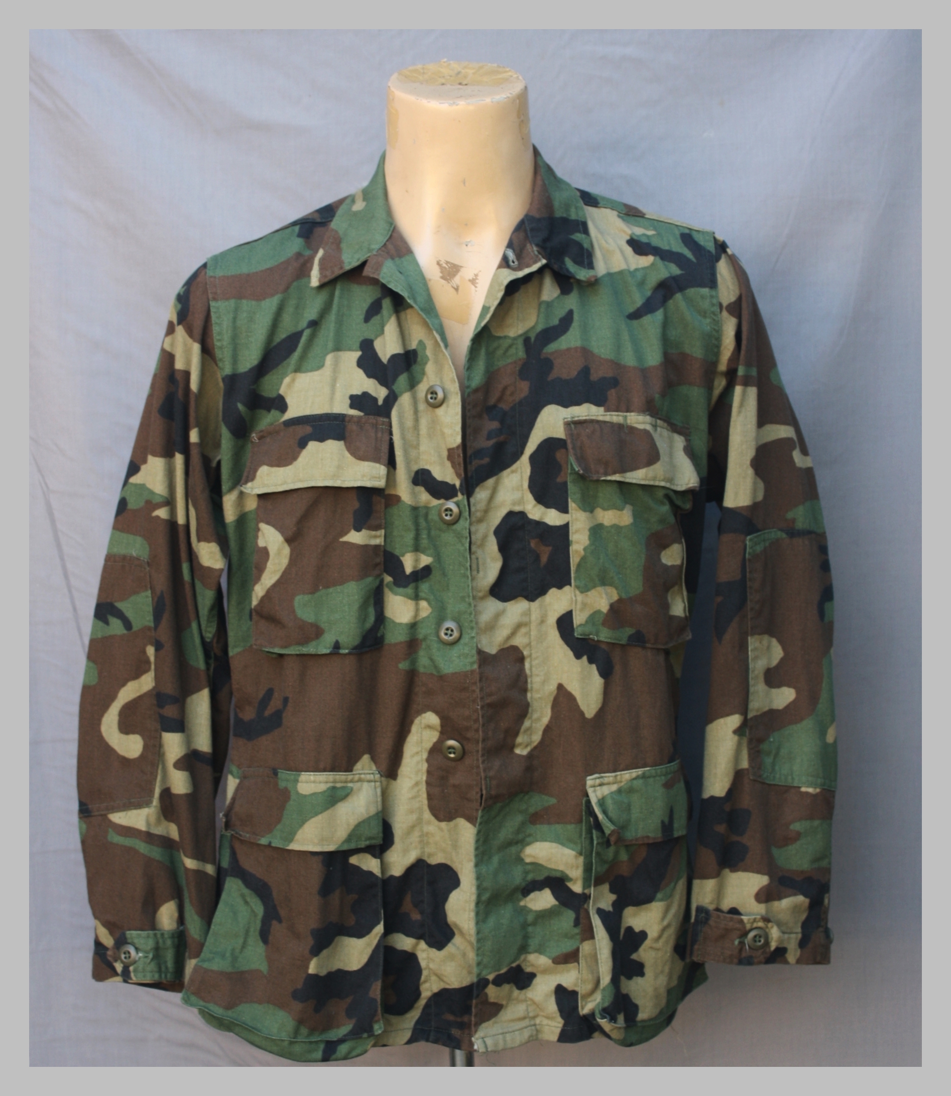 เสื้อทหารสหรัฐ Battle Dress Uniform BDU woodland M81