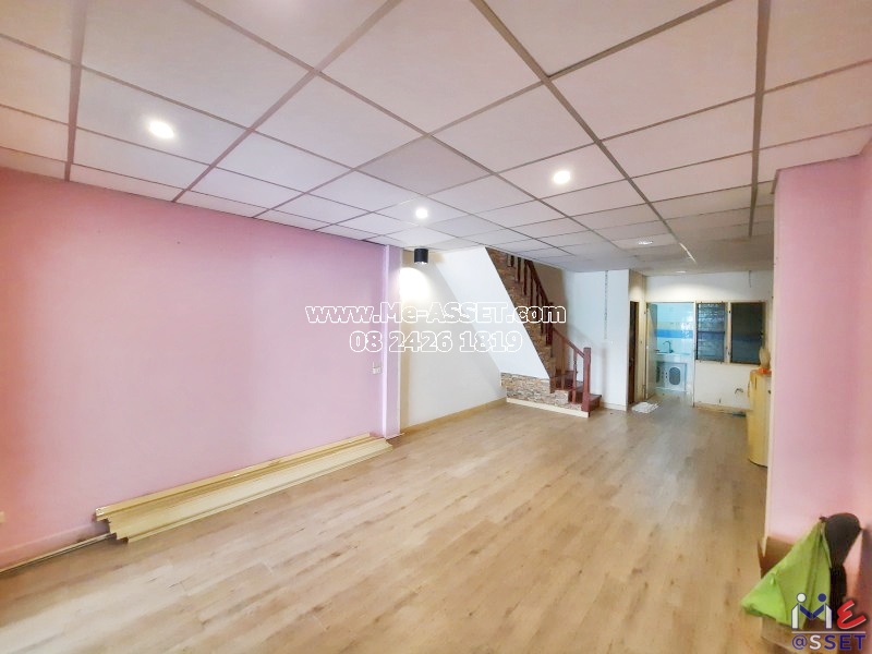 ขายทาวน์เฮ้าส์ ย่าน เคหะร่มเกล้า ราษฎร์พัฒนา น้อมเกล้า : พูนสินธานี 3 / 2 ชั้น 17 ตารางวา