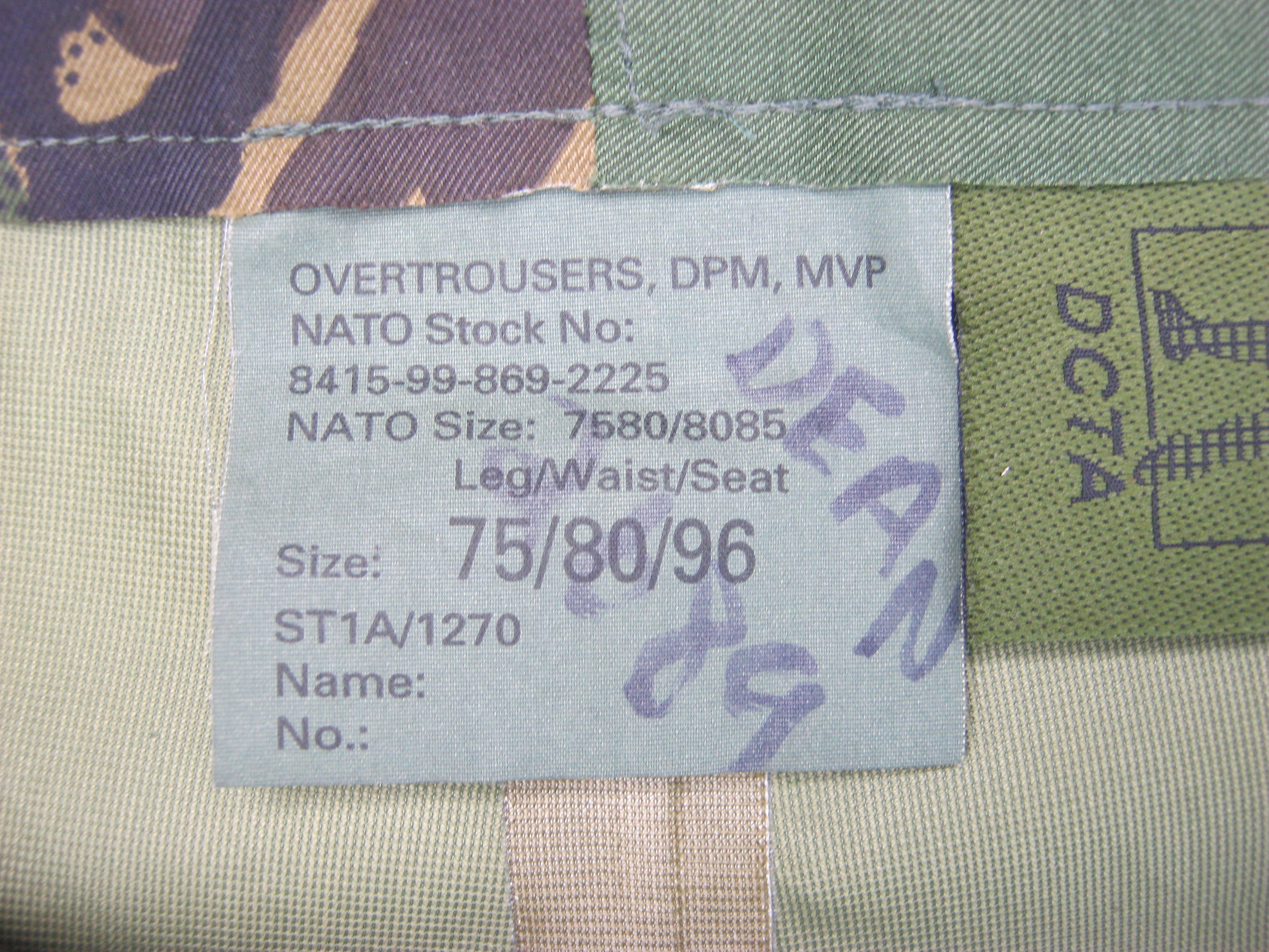 ขายแล้ว กางเกงกันฝน ลายพราง DPM ทหารอังกฤษ