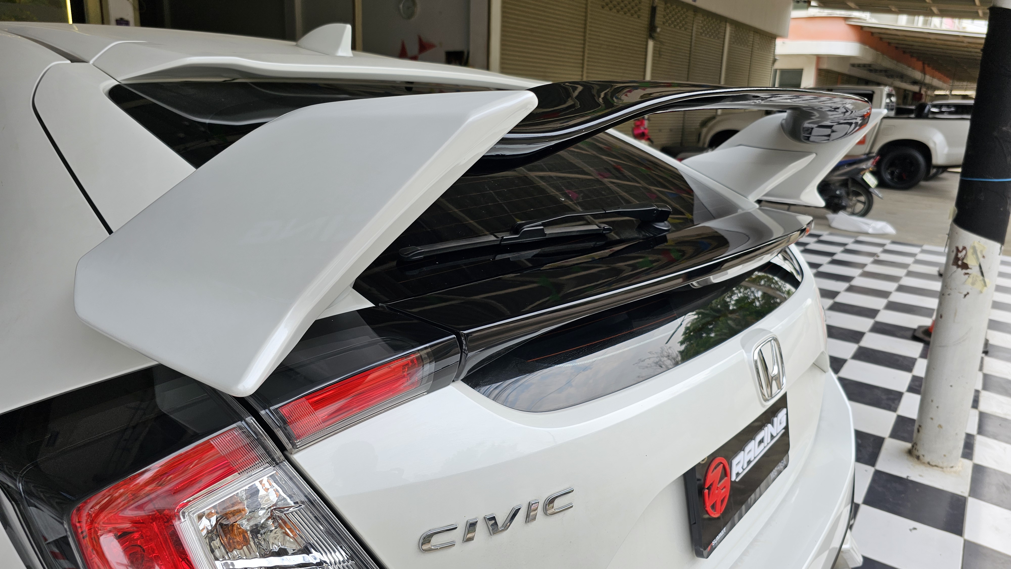 สปอยเลอร์ Spoiler Type R สำหรับ CIVIC Hatchback (FK7) Scale 1:1