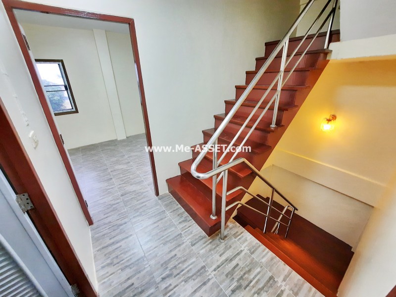 ขายทาวน์โฮม รีโนเวทใหม่ ย่าน เพชรเกษม หนองแขม หลักสอง บางแค พุทธมณฑล : ม.สุชา ถ.เพชรเกษม 112 แขวงหนองค้างพลู เขตหนองแขม กรุงเทพ / 3 ชั้น 22.3 ตารางวา