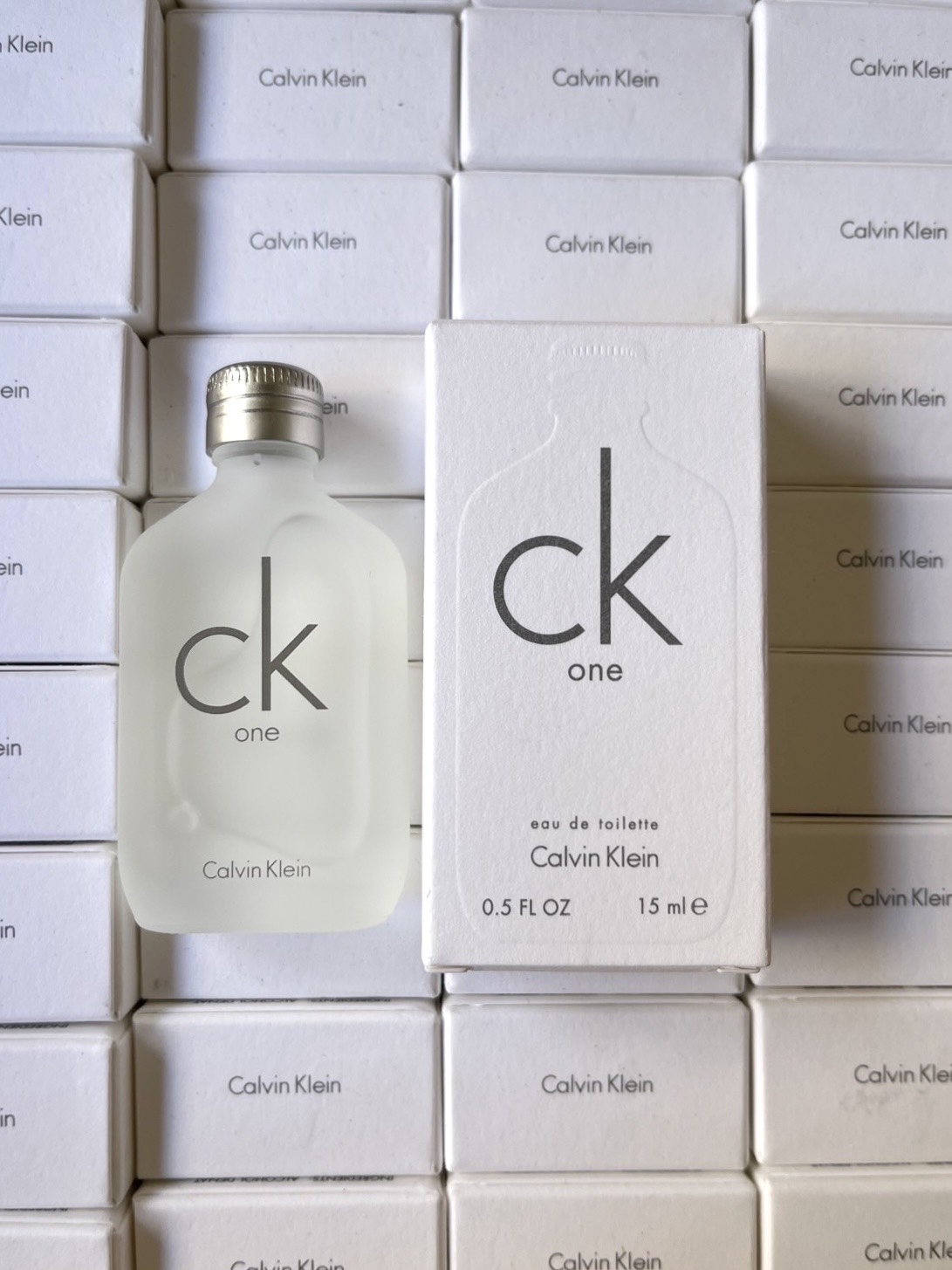 Calvin Klein CK One Eau De Toilette 15ml. น้ำหอม ขนาดพกพา ของแท้ ฝาแบบแต้ม