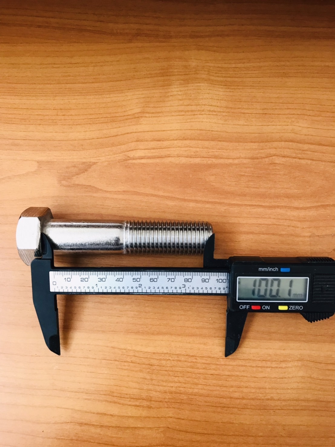 น็อตสแตนเลส 201 ขนาด M22*100 มม.( Stainless Steel Nut 201 M22*100 mm) #2212