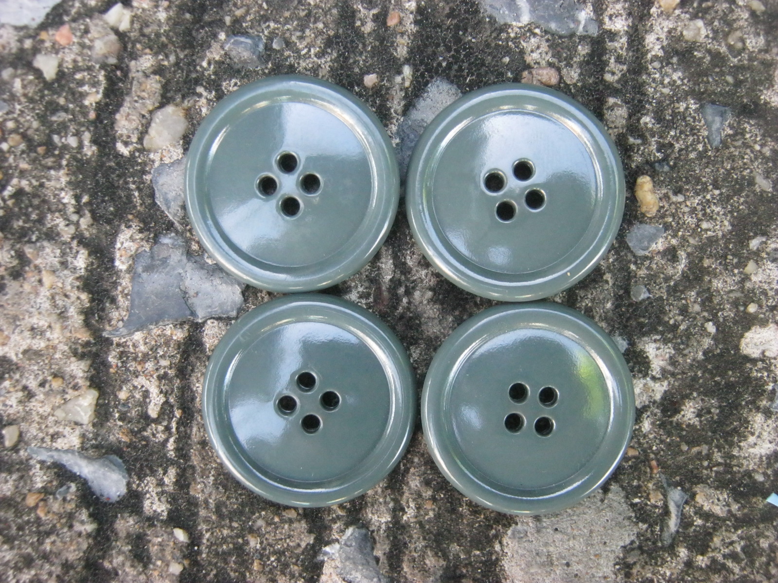 กระดุมสำหรับซ่อม coat all weather army 274