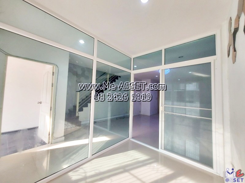 ขายทาวน์โฮม ราคาถูกต่ำกว่าประเมิน ย่าน เลียบคลองพระอุดม ซอยวัดท่าเกวียน คลองบางไผ่ วัดทองสะอาด ลาดหลุมแก้ว : ม.บ้านสวนธนาการ์เด้น : 2 ชั้น 22.7 ตร.วา