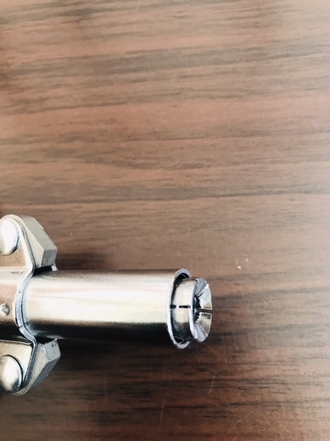 หัวอัดจารบีแบบมือบีบ 10,000 PSI รุ่น #051025