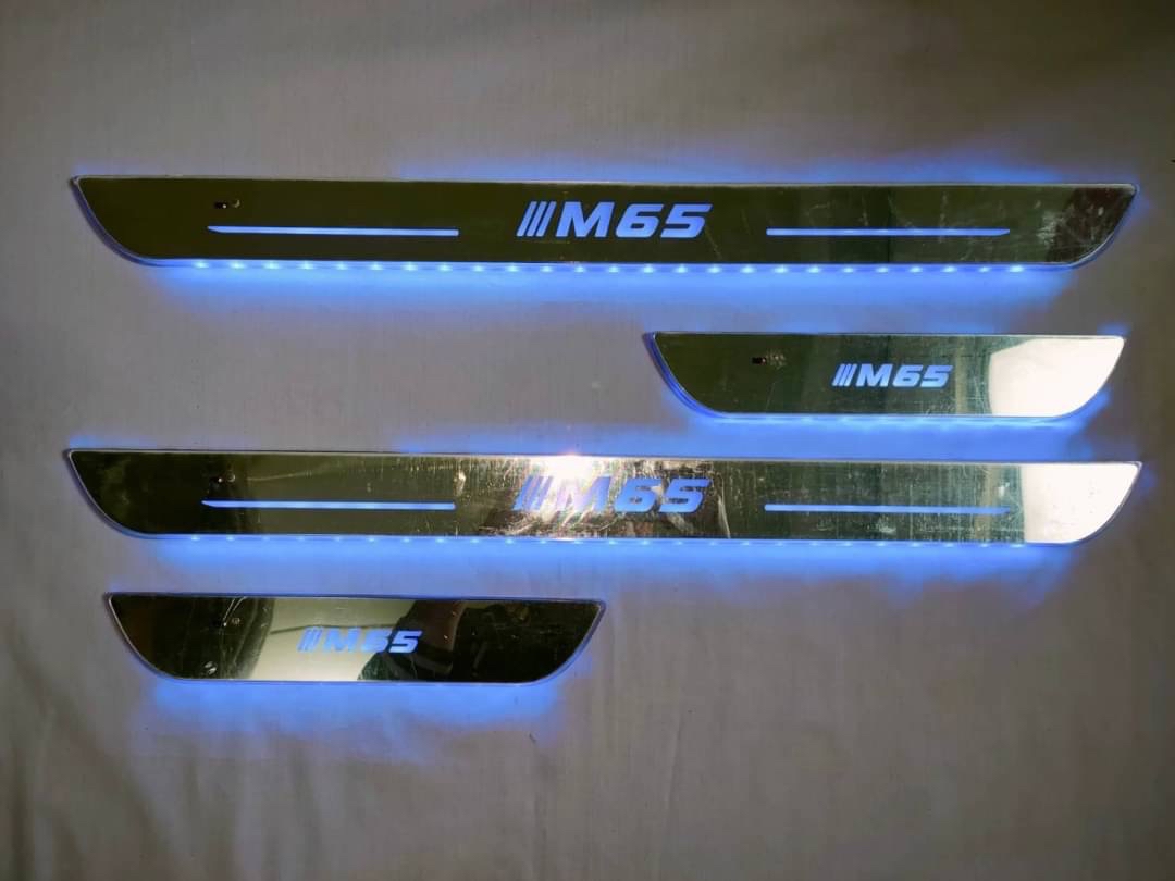 คิ้วบันได สคัฟเพลท MG5 มีไฟ LED 7 สี