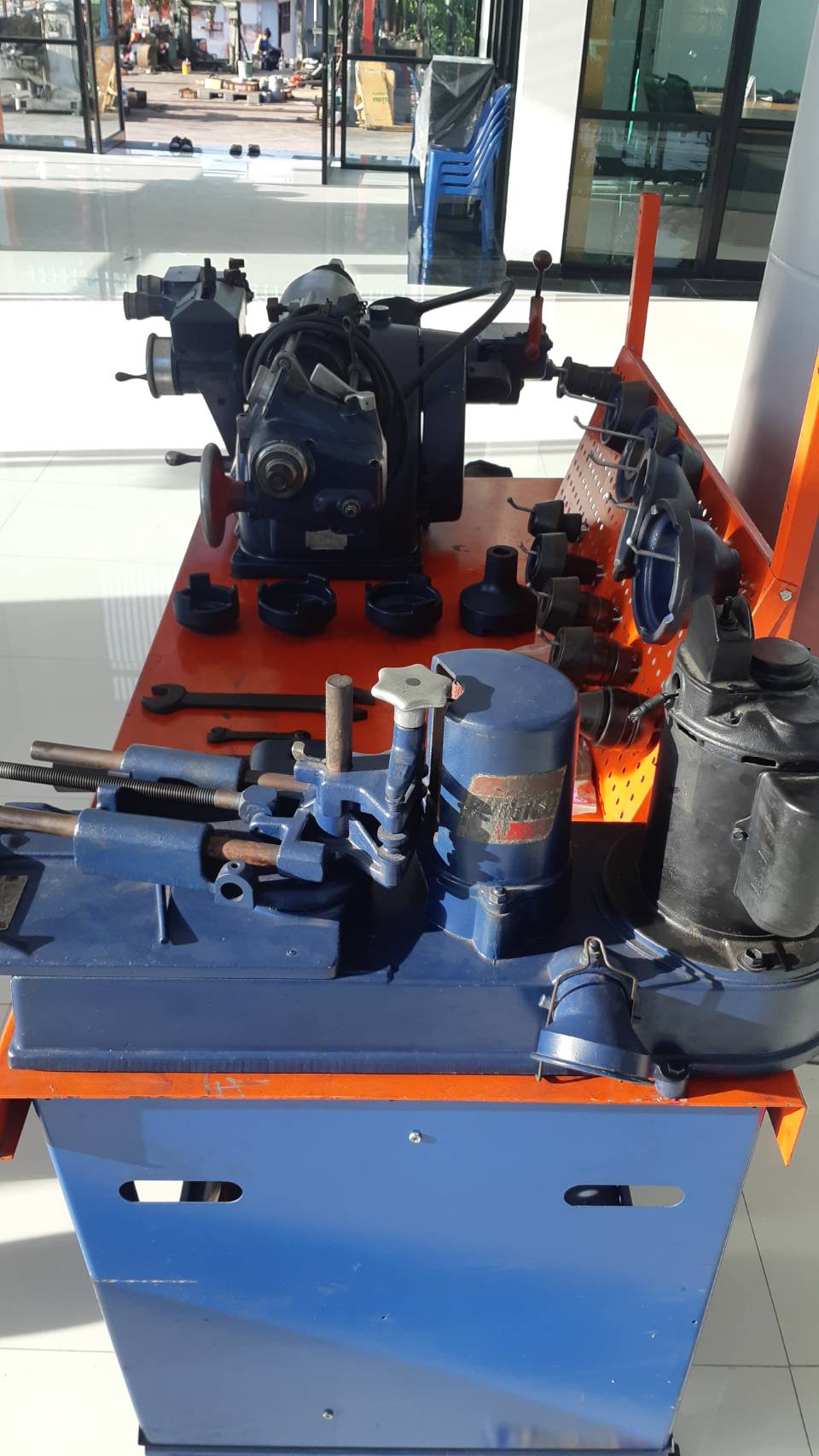 เครื่องเจียรจานเบรค Ammco 4100