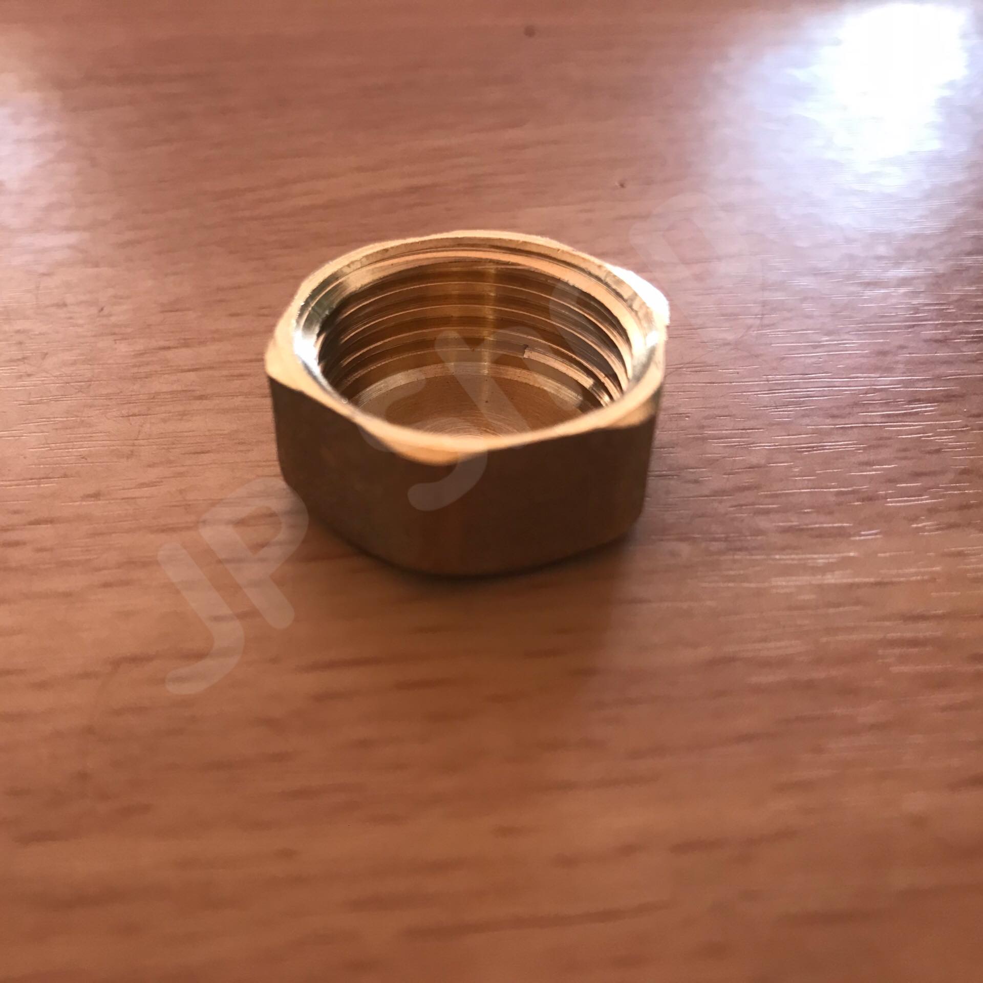 ฝาปิดทองเหลือง เกลียวใน ขนาด 4 หุน #1154