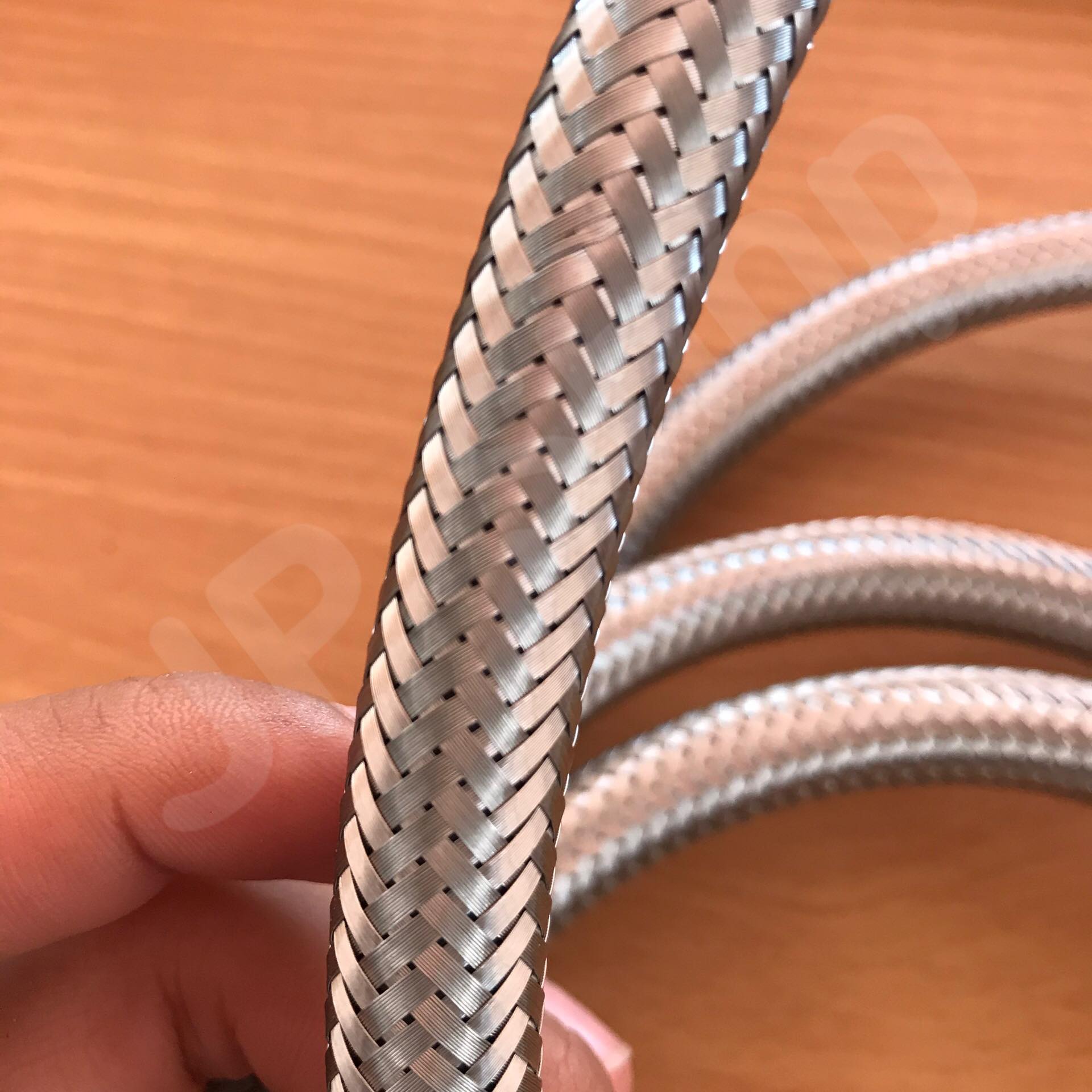 สายน้ำดี ความยาวขนาด 150 ซม. หัวสายสแตนเลส304 เกลียวใน4หุน(1/2") สำหรับต่อน้ำใช้ทั่วไป ห้องน้ำ ห้องครัว #150