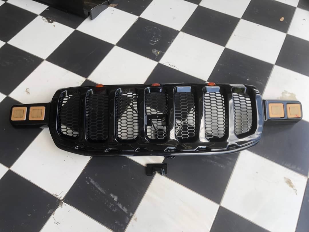 กระจังหน้าฟอร์ด Everest Next Gen รุ่น Victor