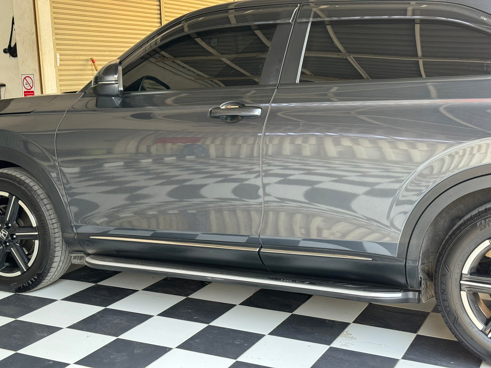 คิ้วตกแต่งชายประตูล่าง Honda HR-V e:HEV (RV)