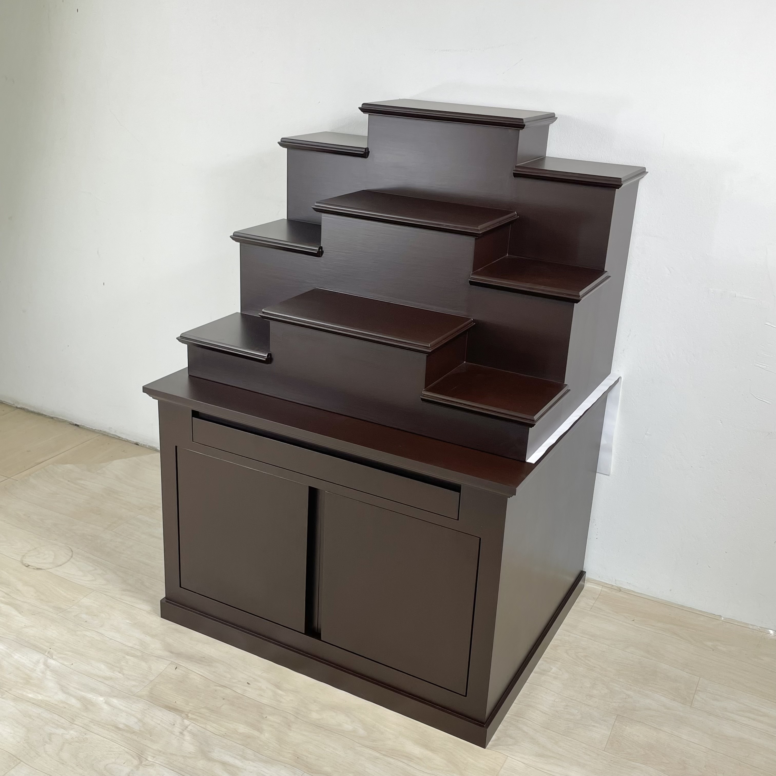 ตู้พระแบบสูง 7x8 ขั้นบันได 9 ขั้น ด้านน้ำตาล