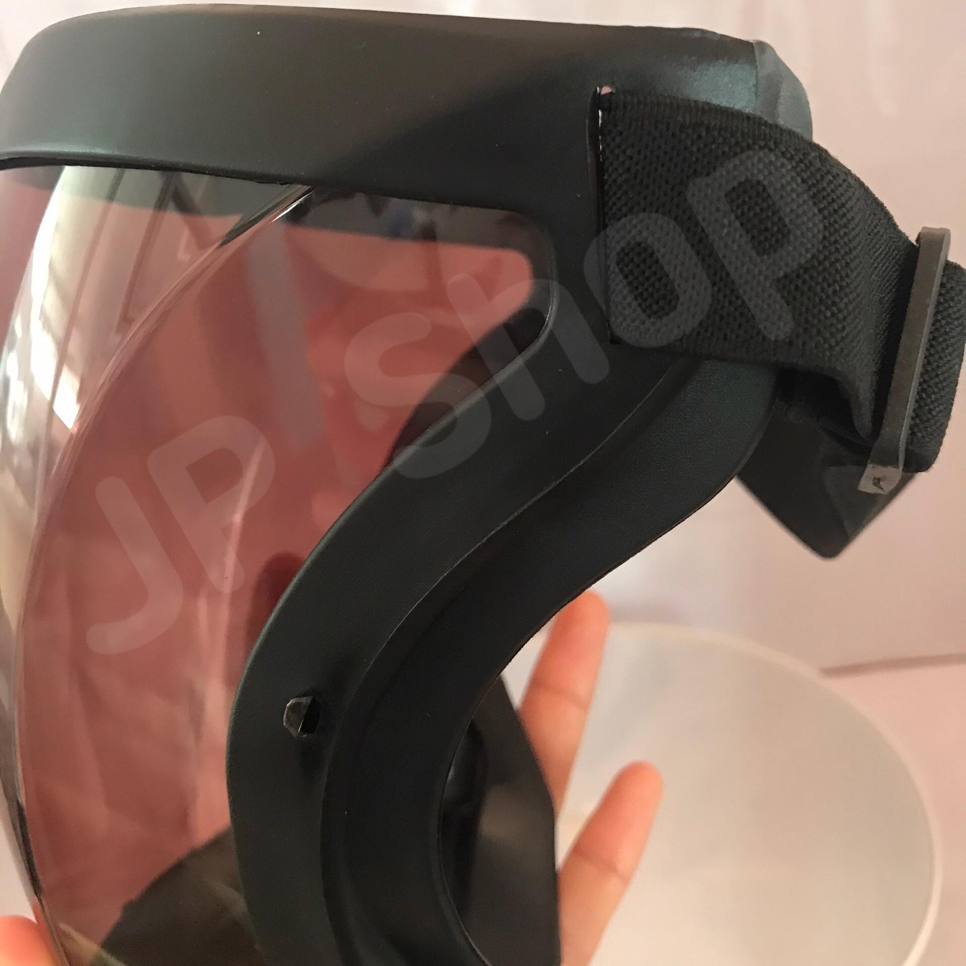 face shield เฟสชิวหน้ากากสีชา ใส่สบาย ไม่อึดอัด หายใจสะดวก ปิดได้ทั้งหน้า ปลอดภัย สนใจสั่งซื้อเลย #01250