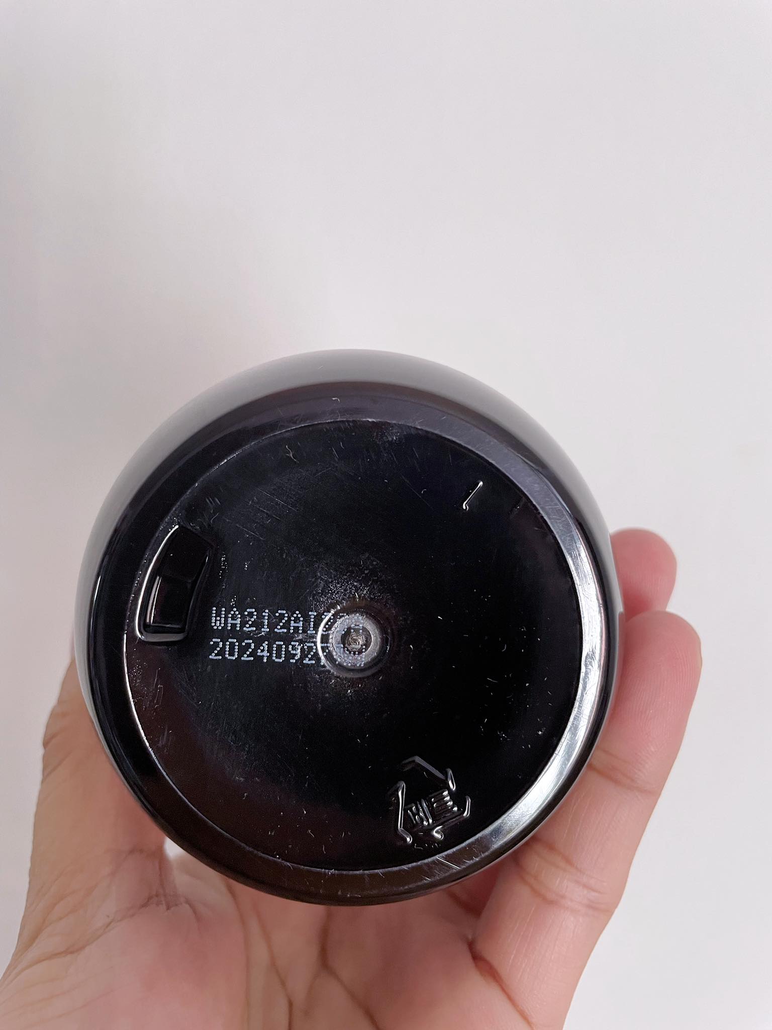 Plu Therapy Body Wash Lily Vanilla 500g. เจลอาบน้ำ