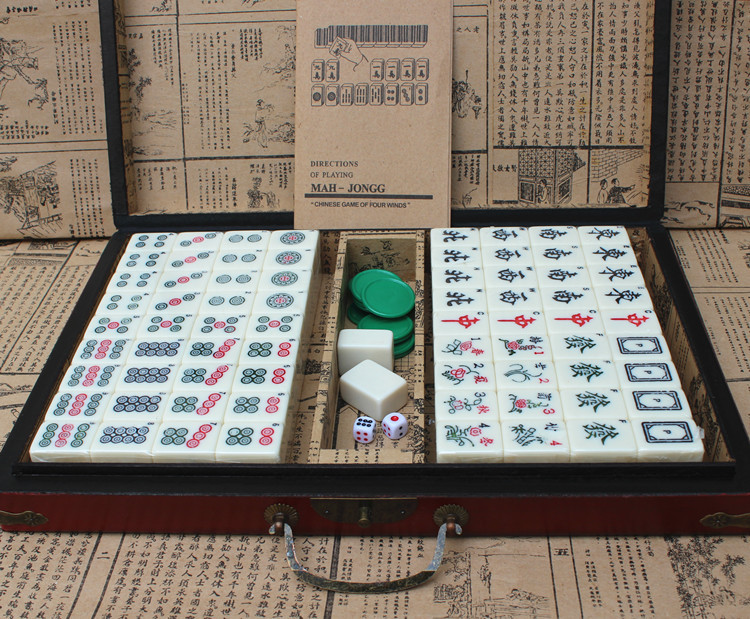 ชุดไพ่นกกระจอกกล่องหนัง