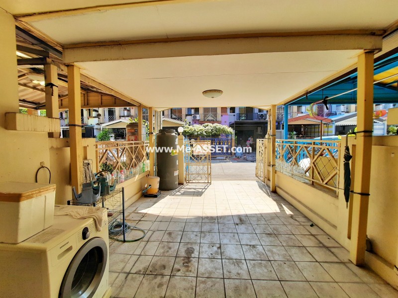 ขายทาวน์เฮ้าส์ ย่าน เคหะร่มเกล้า ราษฎร์พัฒนา น้อมเกล้า : พูนสินธานี 3 / 2 ชั้น 17 ตารางวา