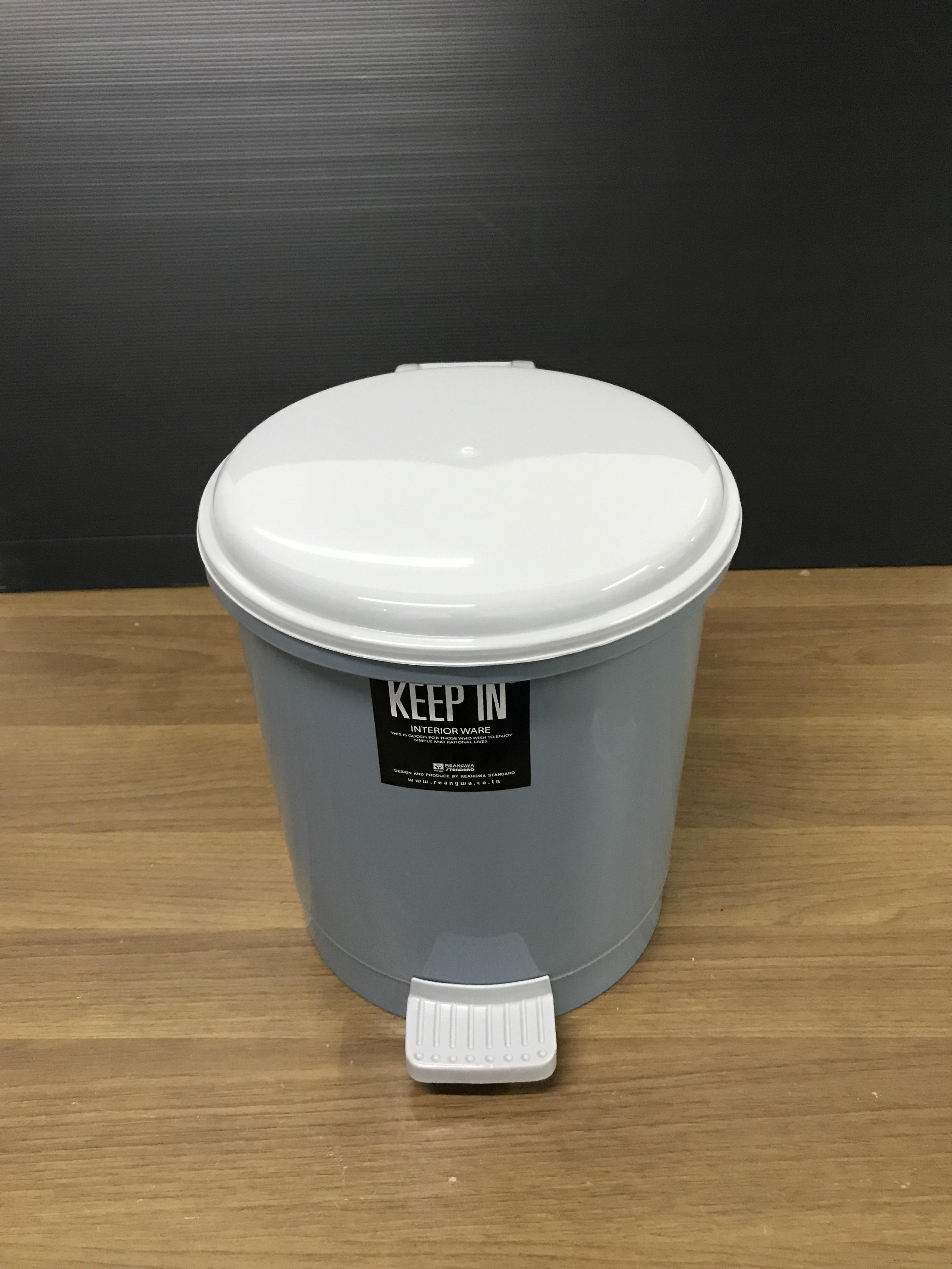 ถังขยะเท้าเหยียบ พลาสติก ทรงกลม 10 ลิตร