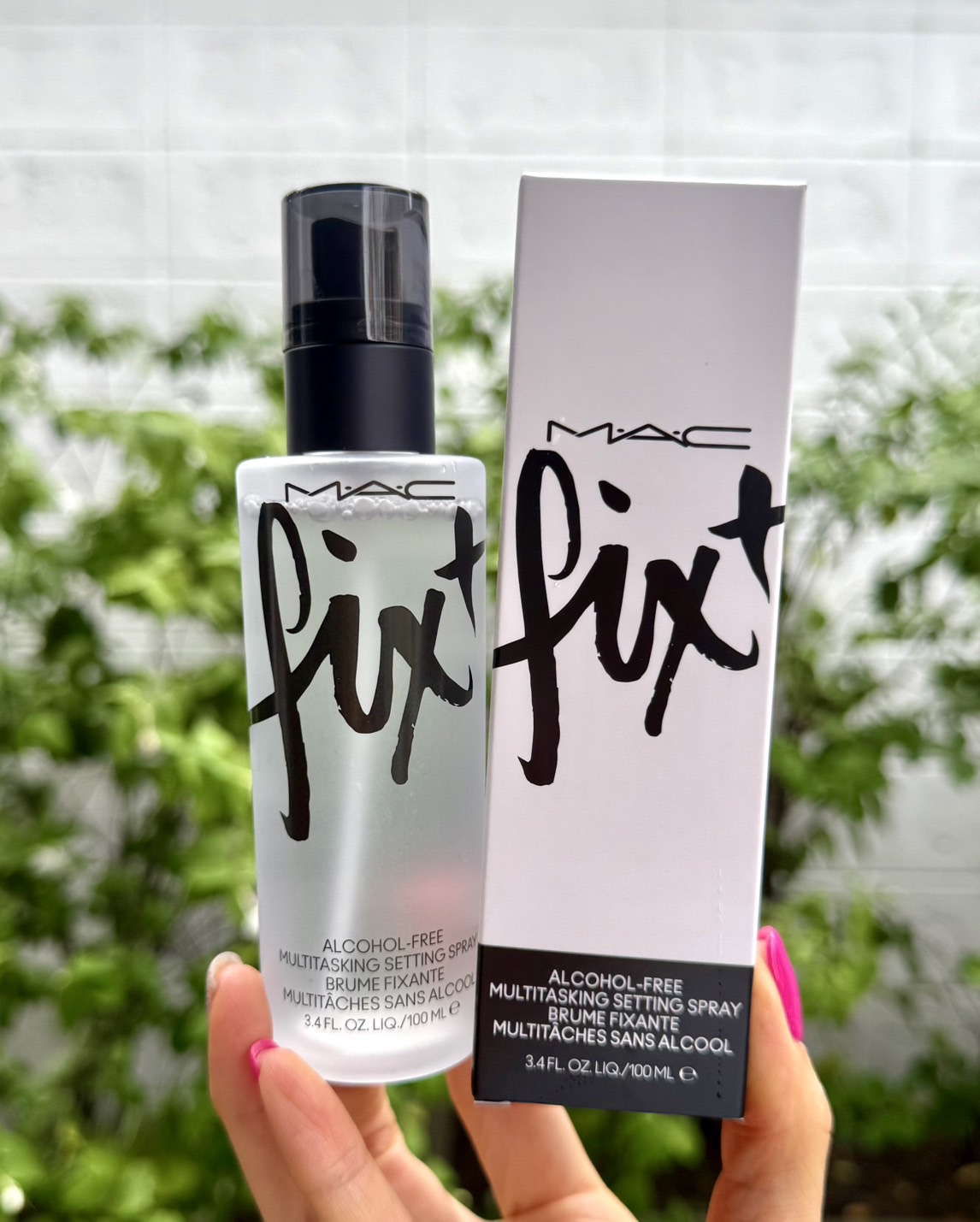 MAC Fix+ Original Multitasking Setting Spray 100ml. สเปรย์น้ำแร่บางเบา อัดแน่นวิตามินและแร่ธาตุ