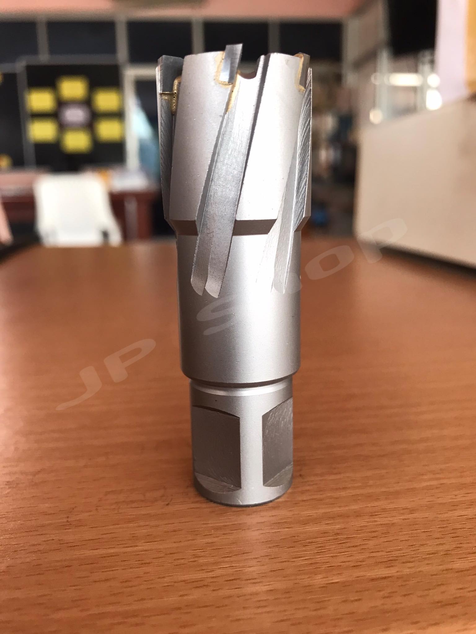 ดอกสว่านเจ็ทบอส แบบโฮลซอว์คาร์ไบสำหรับเจาะเหล็กหนา ด้วยสว่านแม่เหล็กไฟฟ้า ขนาด26*35 มม. #2635