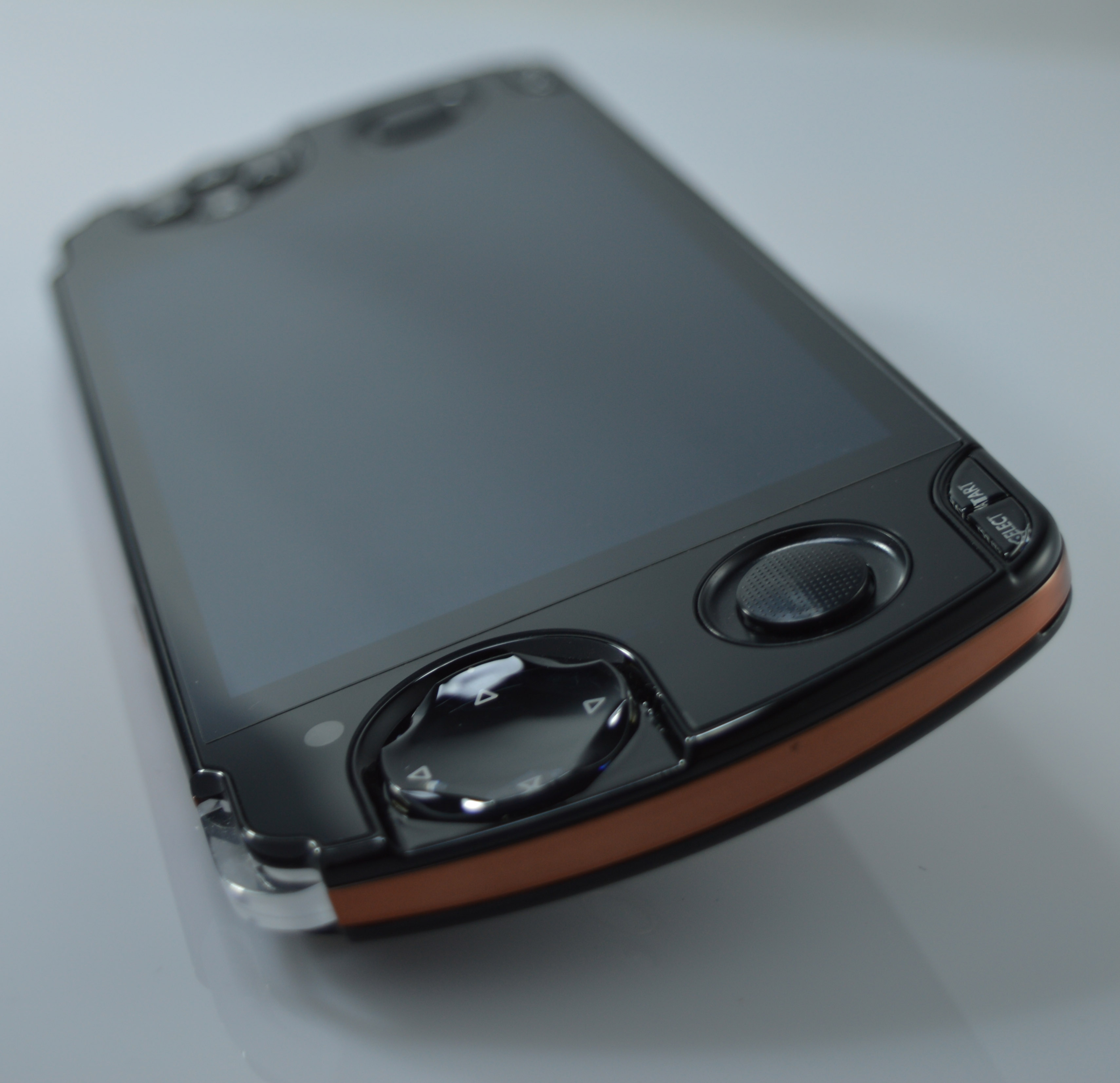Snail Games โทรศัพท์มือถือ 78P01 Octa core Ram2GB จอ5น้ิว H-IPS พร้อมจอยเกม