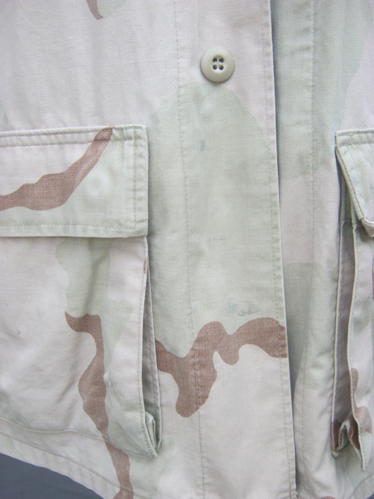 เสื้อทะเลทรายสามสี