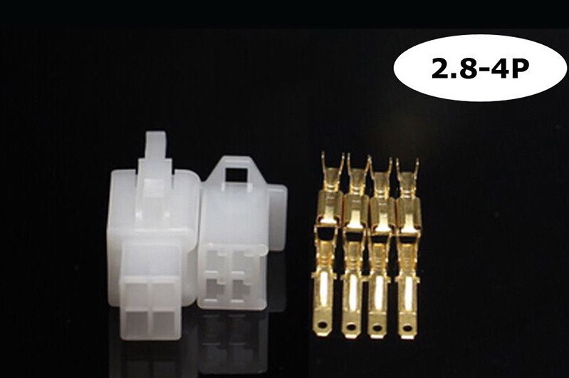 ปลั๊กไฟรถยนต์ ขนาด 2.8mm 4 ช่อง