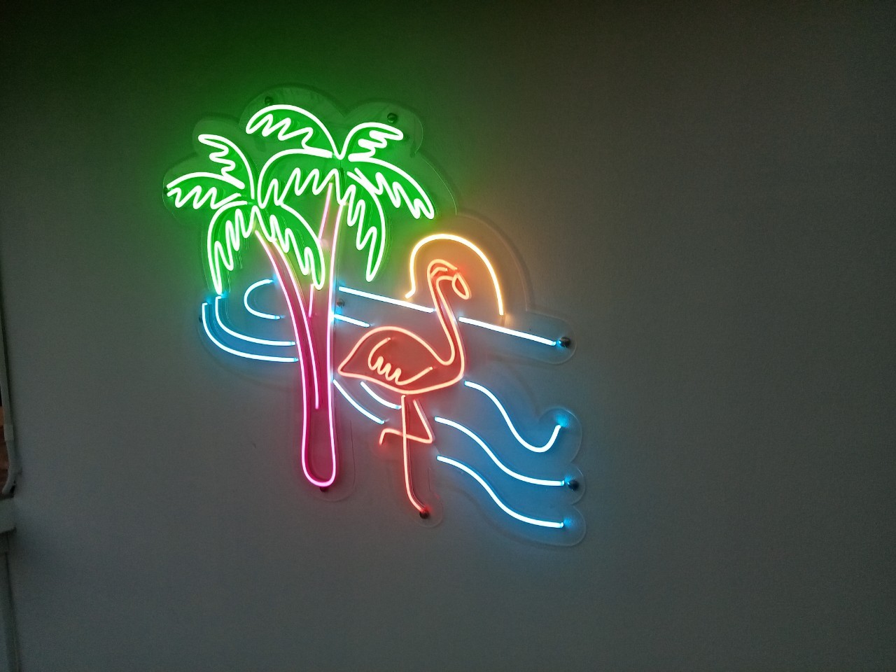 ไฟนีออน เฟค