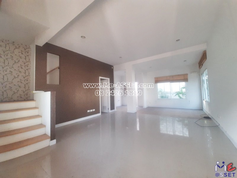 ขายทาวน์โฮม หลังมุม ถนนเมน ย่าน ซ่อมสร้าง หลักหก สรงประภา เมืองเอก อำเภอเมืองปทุม : พฤกษาดีไลท์ เดอลอฟท์ เมืองเอก-ม.รังสิต : 2 ชั้น 28.4 ตารางวา