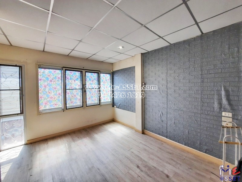 ขายทาวน์เฮ้าส์ ย่าน เคหะร่มเกล้า ราษฎร์พัฒนา น้อมเกล้า : พูนสินธานี 3 / 2 ชั้น 17 ตารางวา