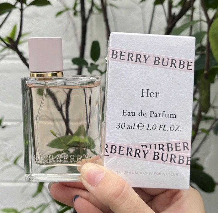 Burberry Her Eau De Parfum 30ml. ขนาดพกพา กล่องซีล ของแท้ 100%