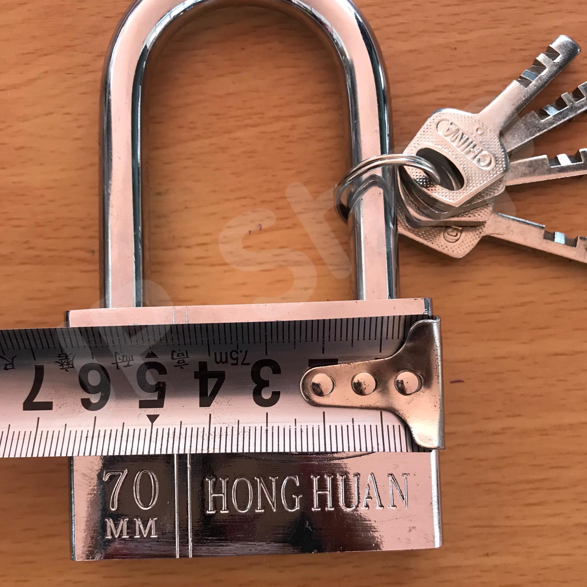 กุญแจล็อคบ้าน ล็อคครัว ล็อคอเนประสงค์ 70 มม. ล็อคแน่นหนา คงทน ราคาถูก สนใจสั่งซื้อได้เลย ห่วงยาว #901