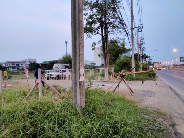 ขาย/ให้เช่าที่ดินถมแล้ว 4 ไร่ 70 ตร.ว.ติดถนนทางคู่ขนานเลียบมอเตอร์เวย์-วงแหวนกาญจนาภิเษก พระราม 9 ใกล้ด่านทับช้าง 100 ม. และถ.กรุงเทพกรีฑาตัดใหม่ เพียง 1 กม.