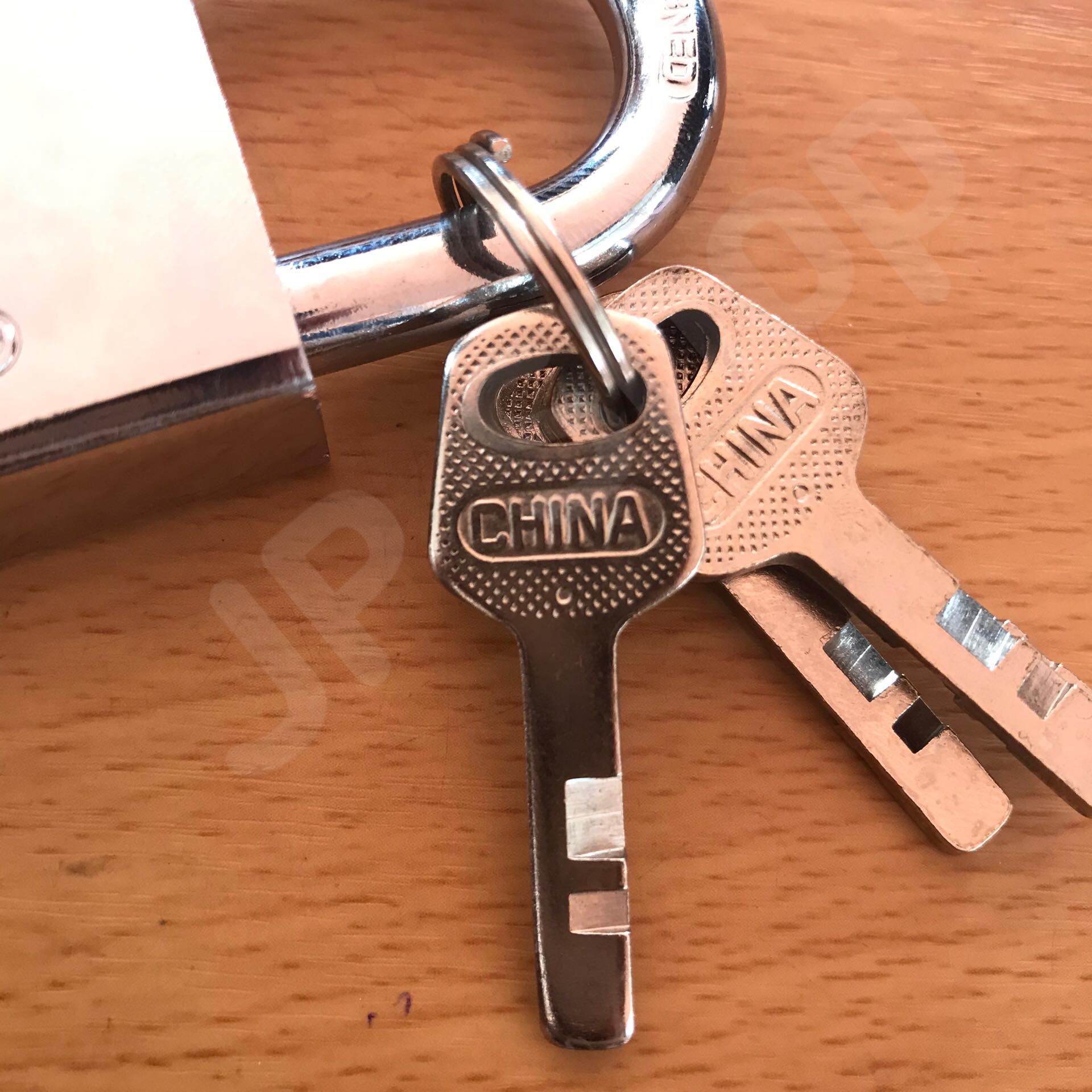 กุญแจล็อคบ้าน ล็อคครัว ล็อคอเนประสงค์ 50 มม. ล็อคแน่นหนา คงทน ราคาถูก สนใจสั่งซื้อได้เลย ห่วงสั้น #6971342321150