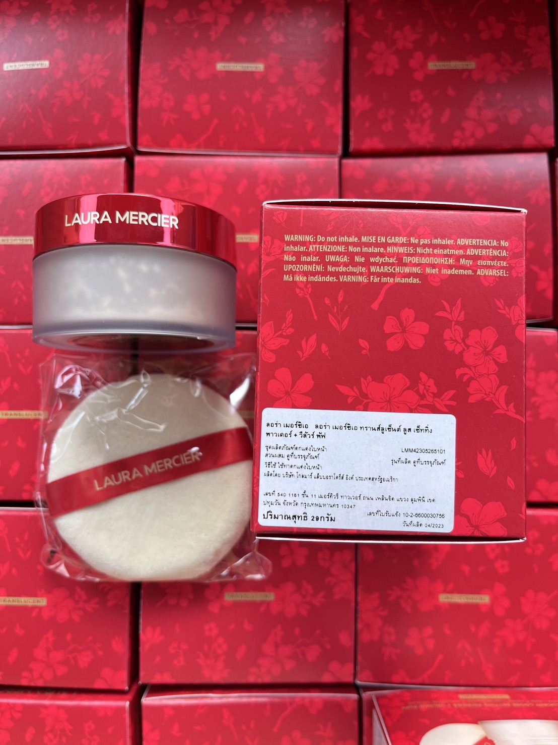 กล่องแดง Laura Mercier Translucent Loose Setting Powder & Velour Puff - Translucent