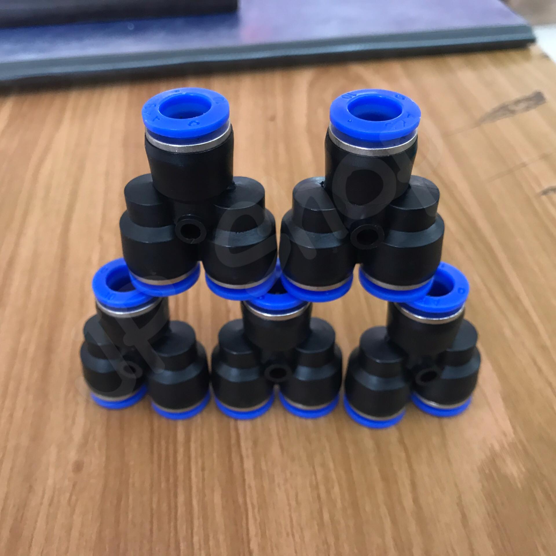 ข้อต่อลม ข้อต่อลมเสียบสามทาง ข้อต่อตัววาย ข้อต่อลมหัวพ้นหมอก