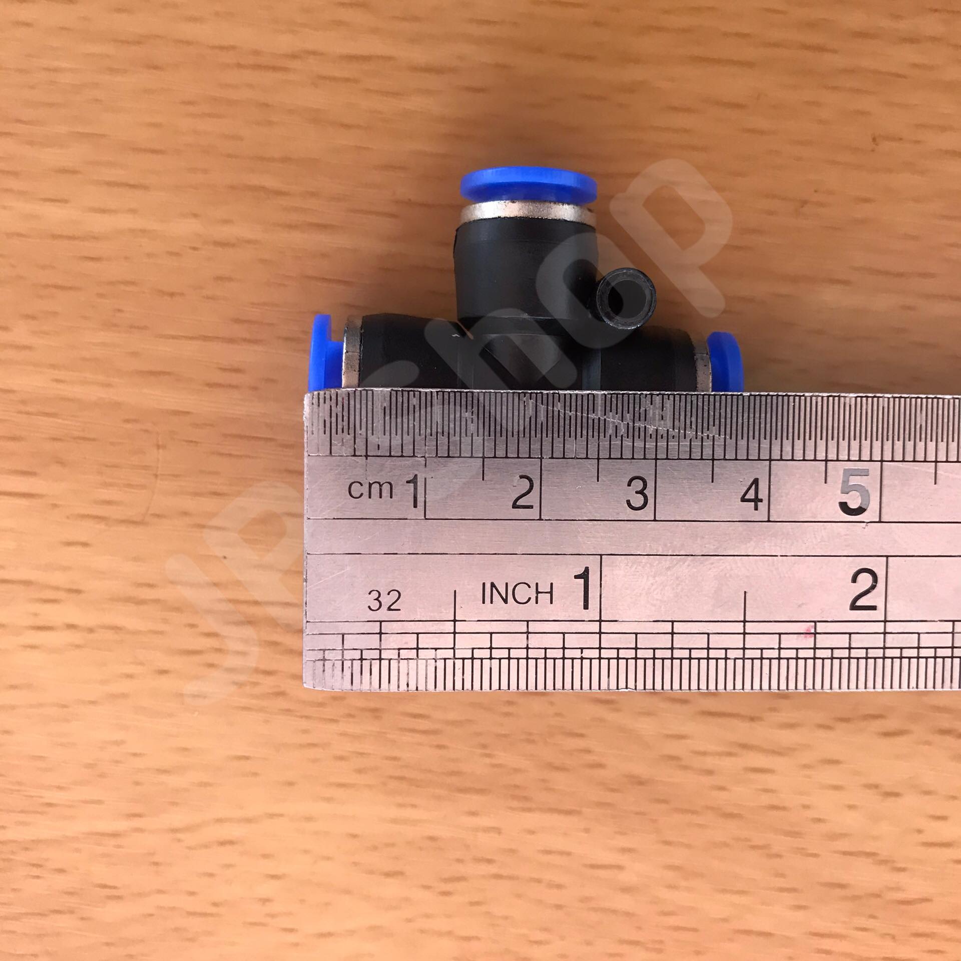 ข้อต่อลม 3 ทาง ฟิตติ้งเมติกส์แบบสามทาง ขนาด 06 มม. ใช้กับสายลม 06 มม. แพค 10 ตัว ข้อต่อ PE 06 #0506