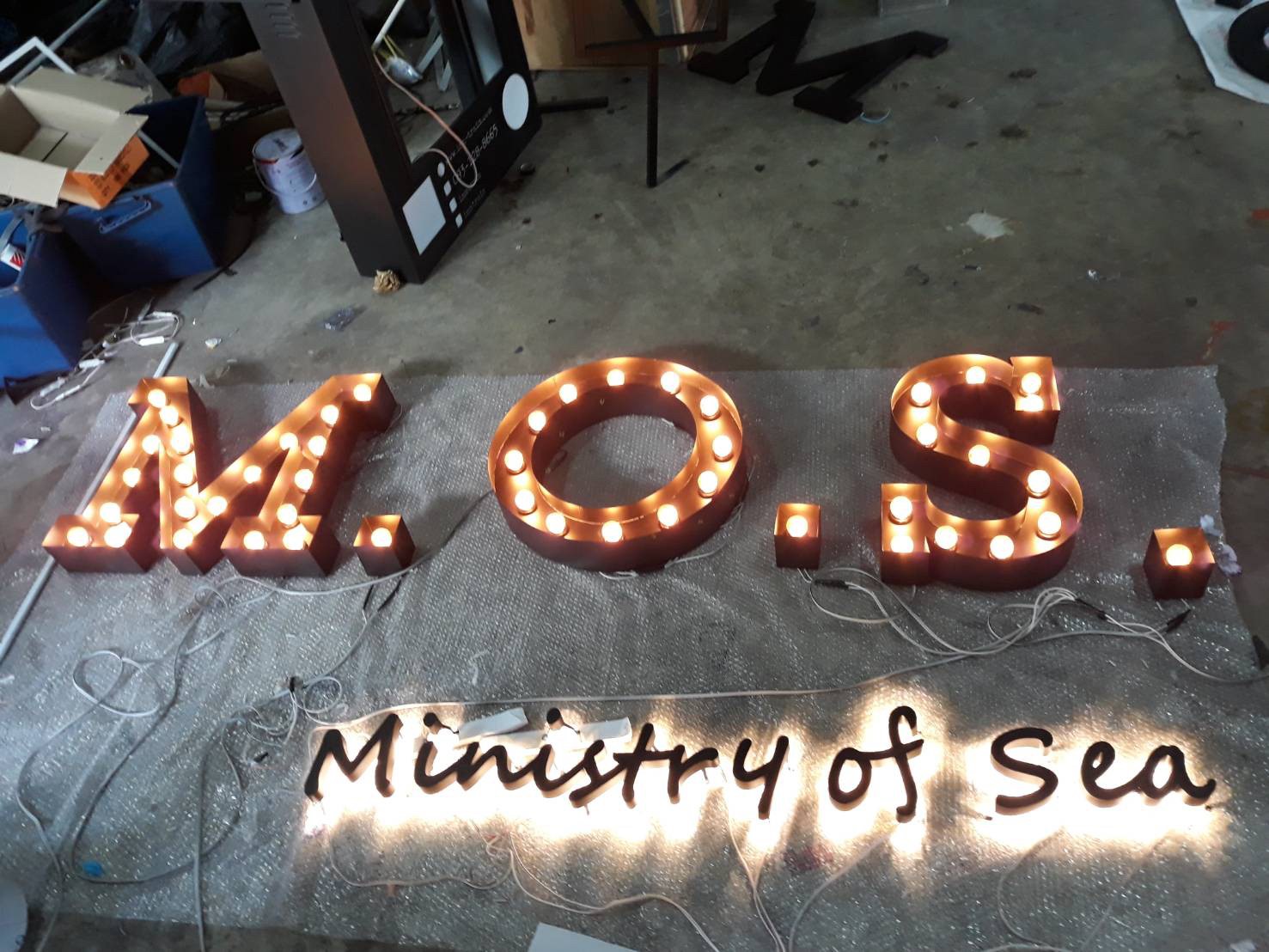 ป้ายไฟปิงปอง M.O.S