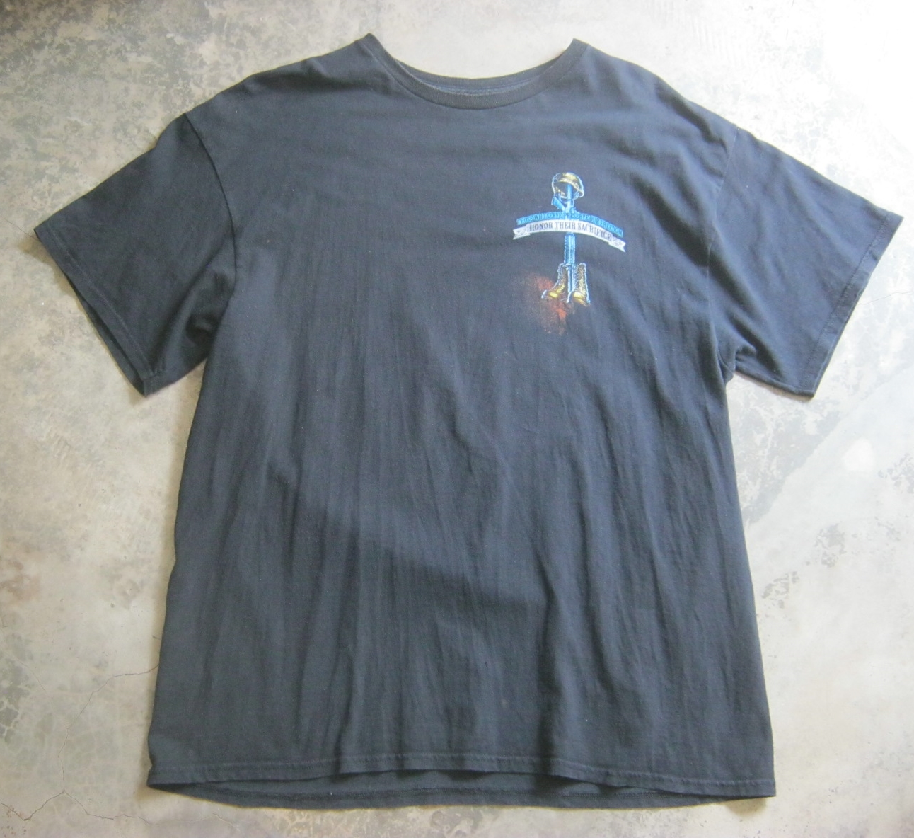 ขายแล้ว เสื้อยืดลาย honor