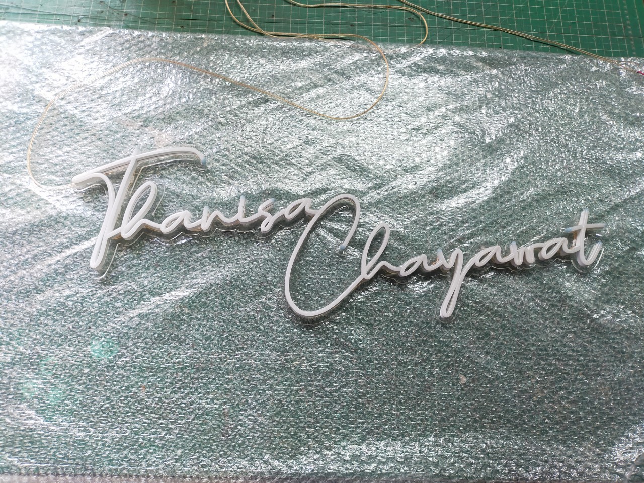 ไฟนีออน เฟค