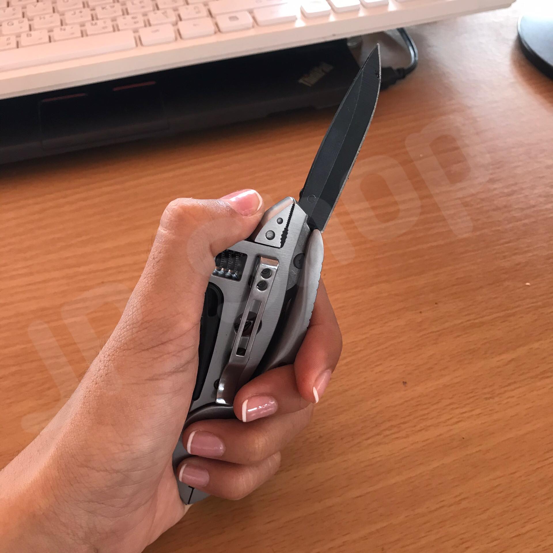 Multitool Pliers คีมอนกประสงค์ (คีมหนีบ ปากประแจเลื่อน พร้อมไขควง 3 หัว มีดพับอเนกประสงค์ พร้อมส่ง #158178