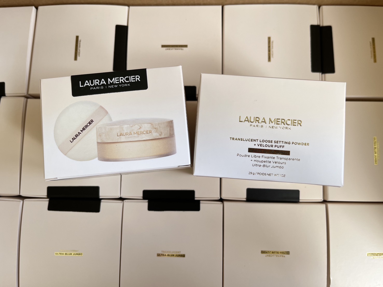 Laura Mercier Jumbo Translucent Loose Setting Powder Ultra-Blur 29g. & Velour Puff เซตแป้งจัมโบ้ + พัฟฟ์ รุ่นเบลอรูขุมขน