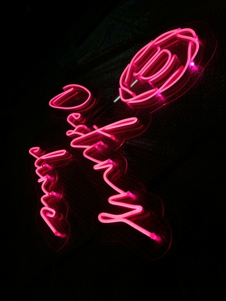 ป้ายไฟนีออน LED อะคริลิคใสรองหลัง