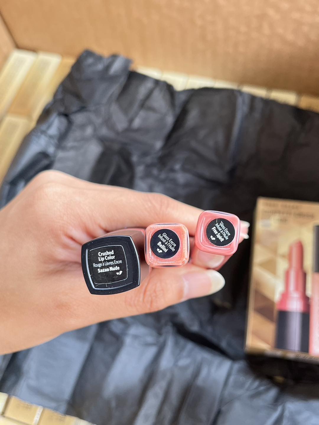 เซตลิป BOBBI BROWN CONFETTI CRUSH LIP TRIO (3ชิ้น) pink และ nude